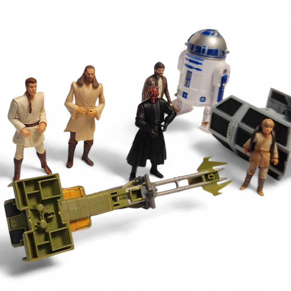 Lot of Star Wars Hasbro Figures and Vehicles/Ships – Vintage Range 1995-2016